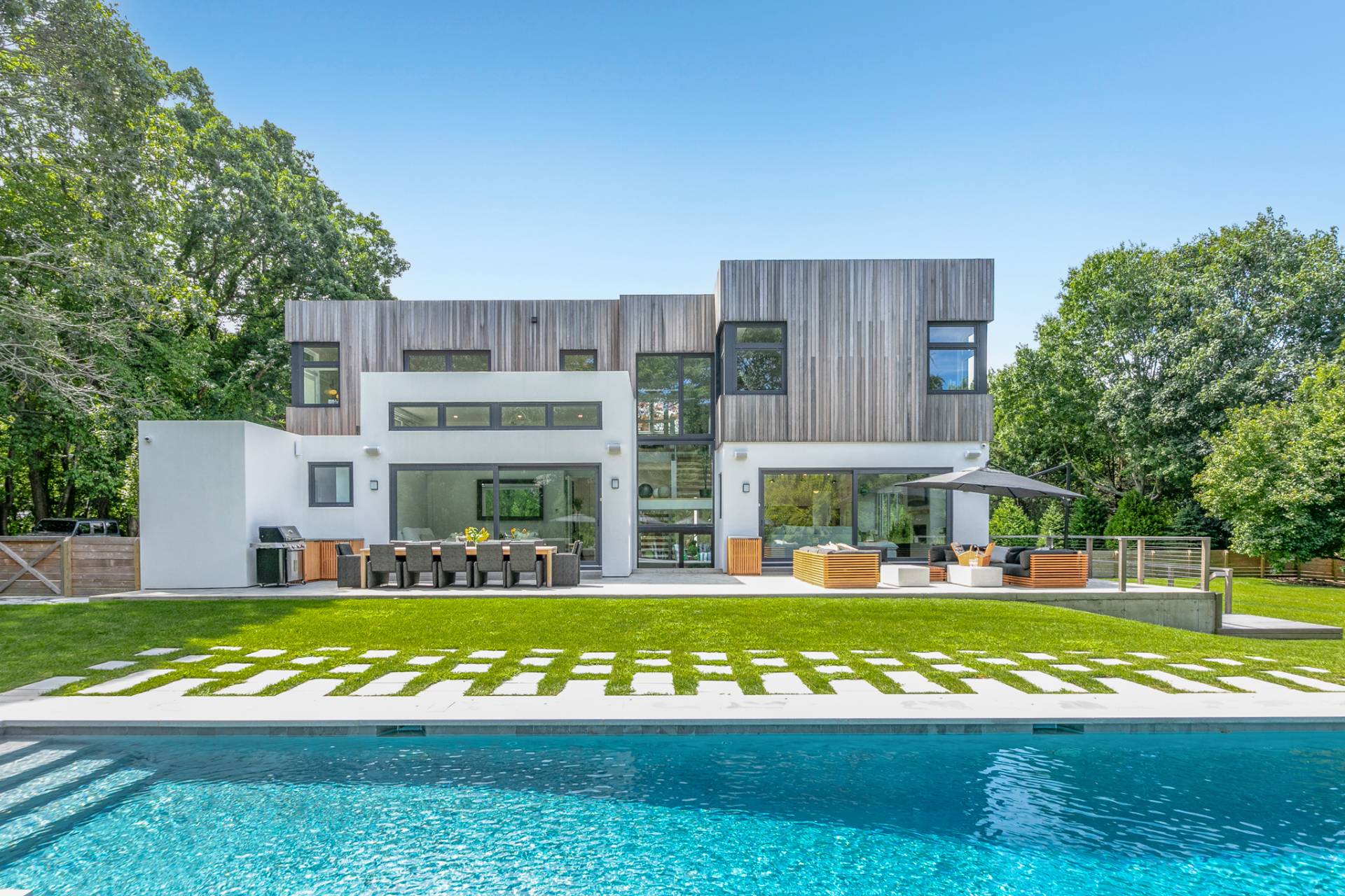 164 Cedar Street — East Hampton